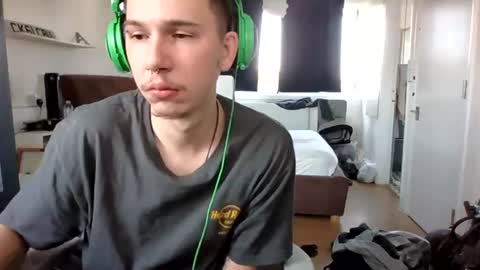 tinderpleaseletmeon online show from 08-09-26, 04:01