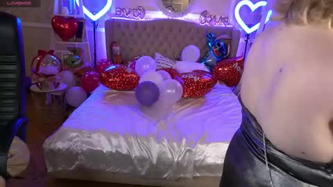 TinkerrBelll online show from 02-18-25, 07:52