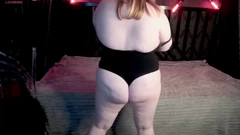 Snapshot of tinkerrbelll chatting on 02-03-26, 08:25 TinkerrBelll online show from 02-03-26, 08:25