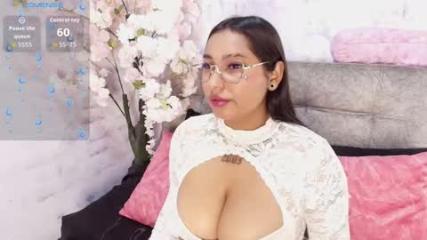 tinna noa online show from 03-11-26, 07:42