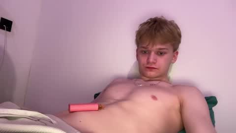 Snapshot of tinnydoll chatting on 03-24-26, 05:18 TinnyDoll online show from 03-24-26, 05:18