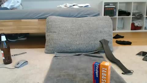 Snapshot of tiny_cock_pig chatting on 04-15-26, 07:04 Luke online show from 04-15-26, 07:04