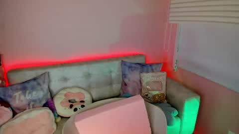 tiny_cora online show from 07-09-26, 03:38