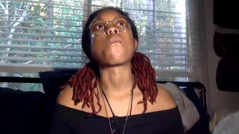 Snapshot of tiny_cupcake2 chatting on 11-22-25, 07:35 cupcake online show from 11-22-25, 07:35