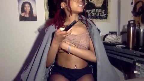 Snapshot of tiny_cupcake2 chatting on 03-08-26, 02:04 cupcake online show from 03-08-26, 02:04