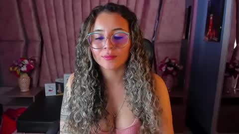Snapshot of tiny_love_ chatting on 02-13-25, 03:18 tiny online show from 02-13-25, 03:18