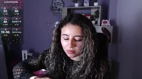 Snapshot of tiny_love_ chatting on 02-19-25, 06:00 tiny online show from 02-19-25, 06:00