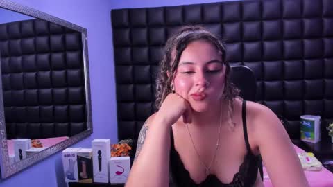 Snapshot of tiny_love_ chatting on 09-26-25, 03:54 tiny online show from 09-26-25, 03:54