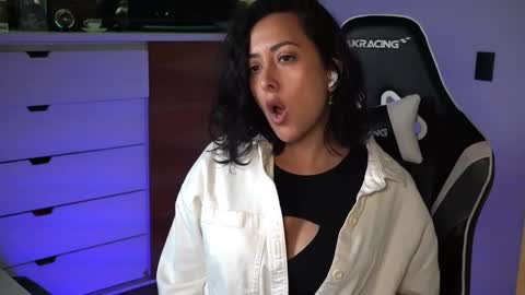 Ana Molly online show from 01-17-25, 10:45