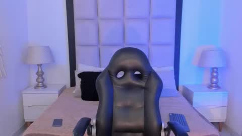 Snapshot of tiny_thomm chatting on 02-07-26, 05:22 Thomm Independent Model online show from 02-07-26, 05:22