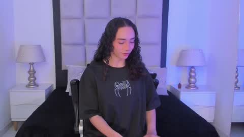 Snapshot of tiny_thomm chatting on 02-24-26, 06:11 Thomm Independent Model online show from 02-24-26, 06:11