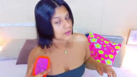 tiny_whore18 online show from 07-09-26, 08:40