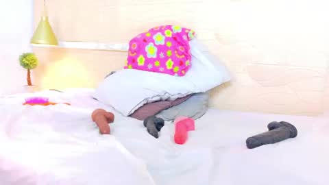 tiny_whore18 online show from 07-28-26, 02:57