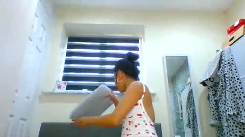 Tinyasian911718 sweetinyasian instagram online show from 01-20-25, 12:49