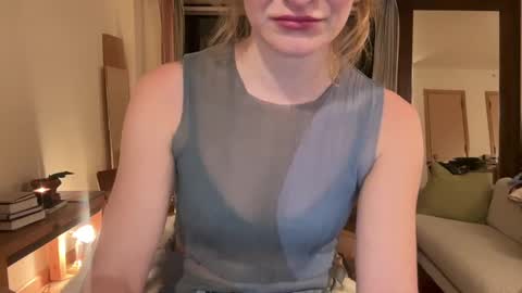 Snapshot of tinycasual chatting on 12-20-24, 01:36 Tea online show from 12-20-24, 01:36