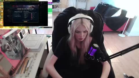 stage Kylie Sinner  brand CLITBAIT online show from 02-08-25, 09:15