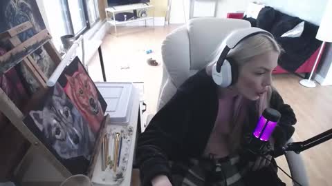 stage Kylie Sinner  brand CLITBAIT online show from 02-13-25, 08:24