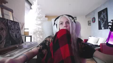 stage Kylie Sinner  brand CLITBAIT online show from 11-26-25, 12:17