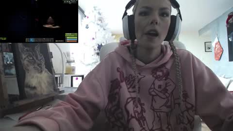 Snapshot of tinykylie chatting on 01-09-26, 04:43 stage Kylie Sinner brand CLITBAIT online show from 01-09-26, 04:43