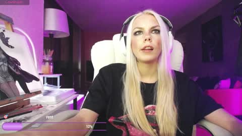 stage Kylie Sinner  brand CLITBAIT online show from 04-03-26, 11:25