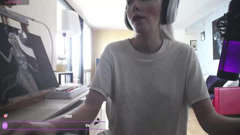 stage Kylie Sinner  brand CLITBAIT online show from 04-15-26, 06:04