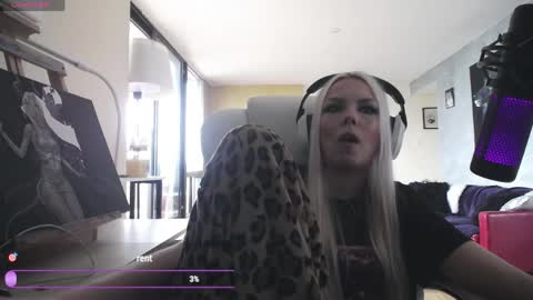 stage Kylie Sinner  brand CLITBAIT online show from 04-28-26, 02:33