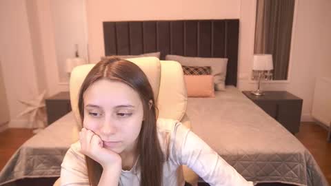 tinynataliee online show from 12-20-25, 02:57