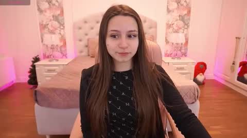 tinynataliee online show from 01-18-26, 02:21