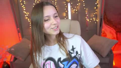 tinynataliee online show from 04-28-26, 12:43