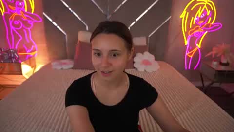 Snapshot of tinynataliee chatting on 07-27-26, 01:29 tinynataliee online show from 07-27-26, 01:29