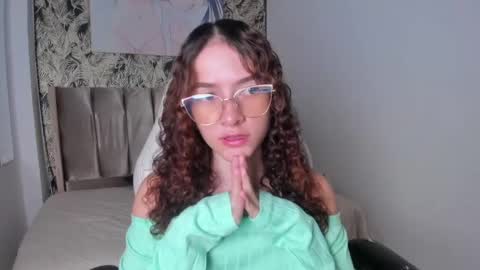 tinysophi online show from 06-04-26, 02:23