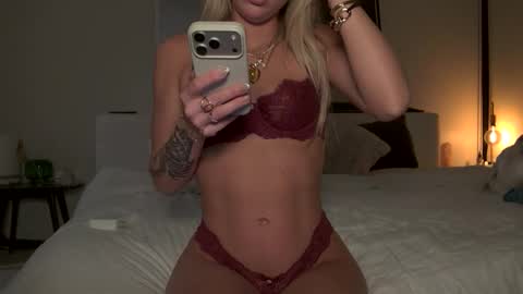 Snapshot of tinytayy chatting on 02-21-26, 03:18 tinytayy online show from 02-21-26, 03:18