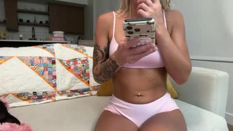 tinytayy online show from 07-29-26, 03:59