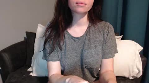 Snapshot of tinyytina chatting on 12-19-24, 12:01 TinyyTina online show from 12-19-24, 12:01