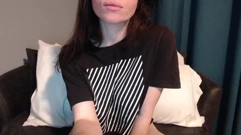 Snapshot of tinyytina chatting on 12-20-24, 11:43 TinyyTina online show from 12-20-24, 11:43