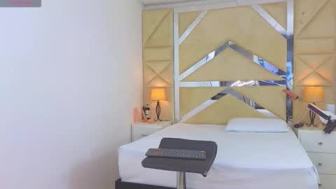 Snapshot of tiphani_walker_ chatting on 11-28-25, 11:18 Tiphani Walker online show from 11-28-25, 11:18