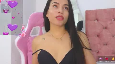 Snapshot of tiphani_walker_ chatting on 03-12-26, 11:27 Tiphani Walker online show from 03-12-26, 11:27