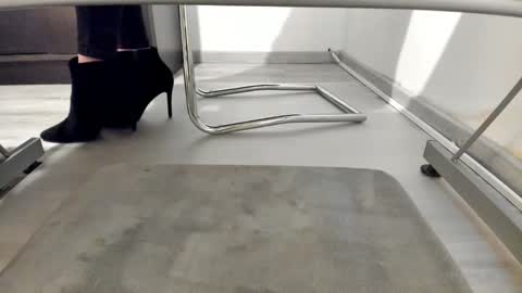 Snapshot of tired33 chatting on 01-06-25, 10:02 Anna online show from 01-06-25, 10:02