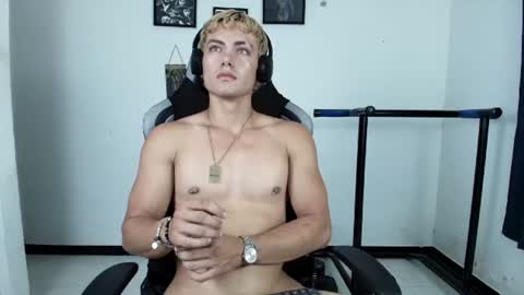 Snapshot of titan_fitness chatting on 07-02-26, 03:23 Kevin online show from 07-02-26, 03:23