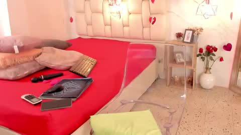 Snapshot of tivizaylove chatting on 02-15-25, 02:22 Tivizay online show from 02-15-25, 02:22