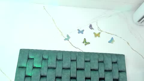 Tivizay online show from 06-18-26, 04:33