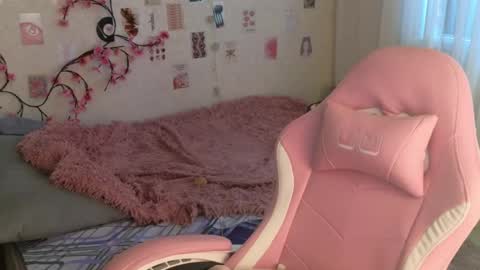 Snapshot of tofummuch chatting on 05-15-26, 05:47 Elma online show from 05-15-26, 05:47