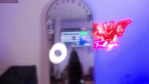   Independent model online show from 09-13-25, 12:10