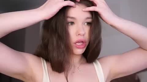 Alice  Alice -   online show from 06-12-26, 03:33