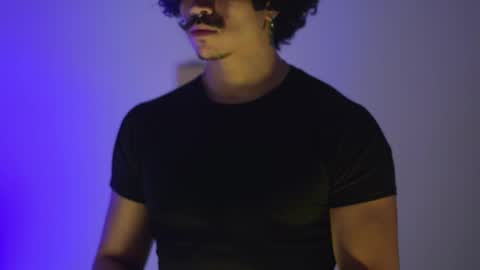 Snapshot of tokyo_oo chatting on 11-18-25, 12:42 tokyo_oo online show from 11-18-25, 12:42