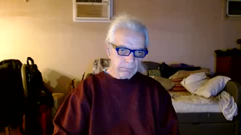 Snapshot of tom112292014 chatting on 12-04-24, 01:03 tom112292014 online show from 12-04-24, 01:03