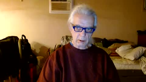Snapshot of tom112292014 chatting on 12-04-24, 04:10 tom112292014 online show from 12-04-24, 04:10