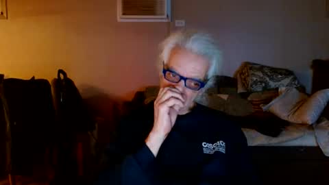 Snapshot of tom112292014 chatting on 12-31-24, 02:51 tom112292014 online show from 12-31-24, 02:51