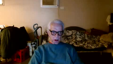 Snapshot of tom112292014 chatting on 10-26-25, 02:23 tom112292014 online show from 10-26-25, 02:23