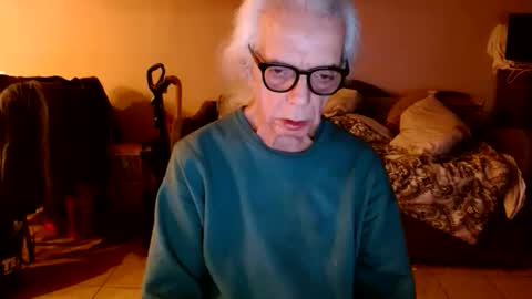 Snapshot of tom112292014 chatting on 01-16-26, 04:49 tom112292014 online show from 01-16-26, 04:49